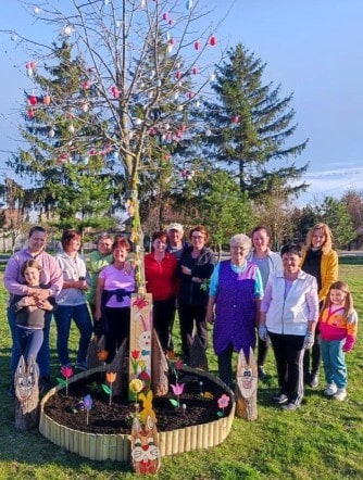 Rózsa-Vát Egyesület tavaszi csoportkép