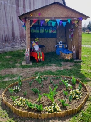 Rózsa-Vát Egyesület tulipánkert projekt házikóval